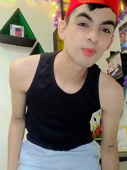 nico22love's Offline XXX Chat