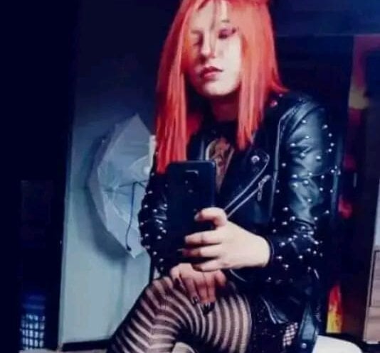 Mia-Blake's Offline Chat Room