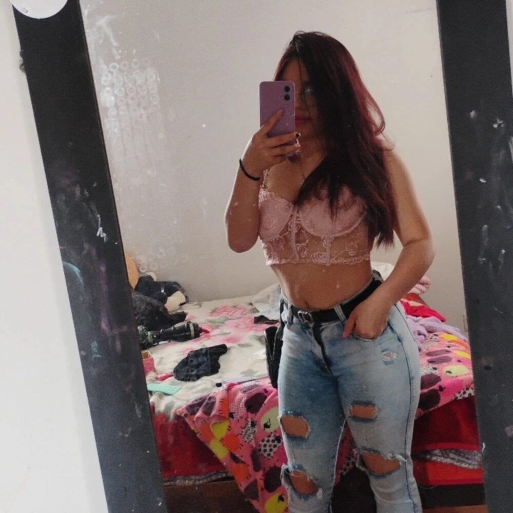 livesex.fan megansweet303av livesex profile in im-from-your-dreams cams