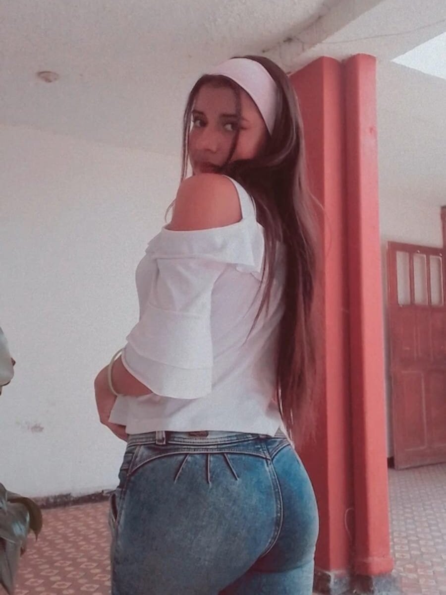 malenahot303av live cam model at StripChat