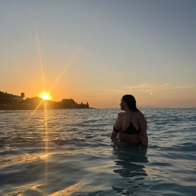 Layladream018 Female Medium Online Webcam Adult
