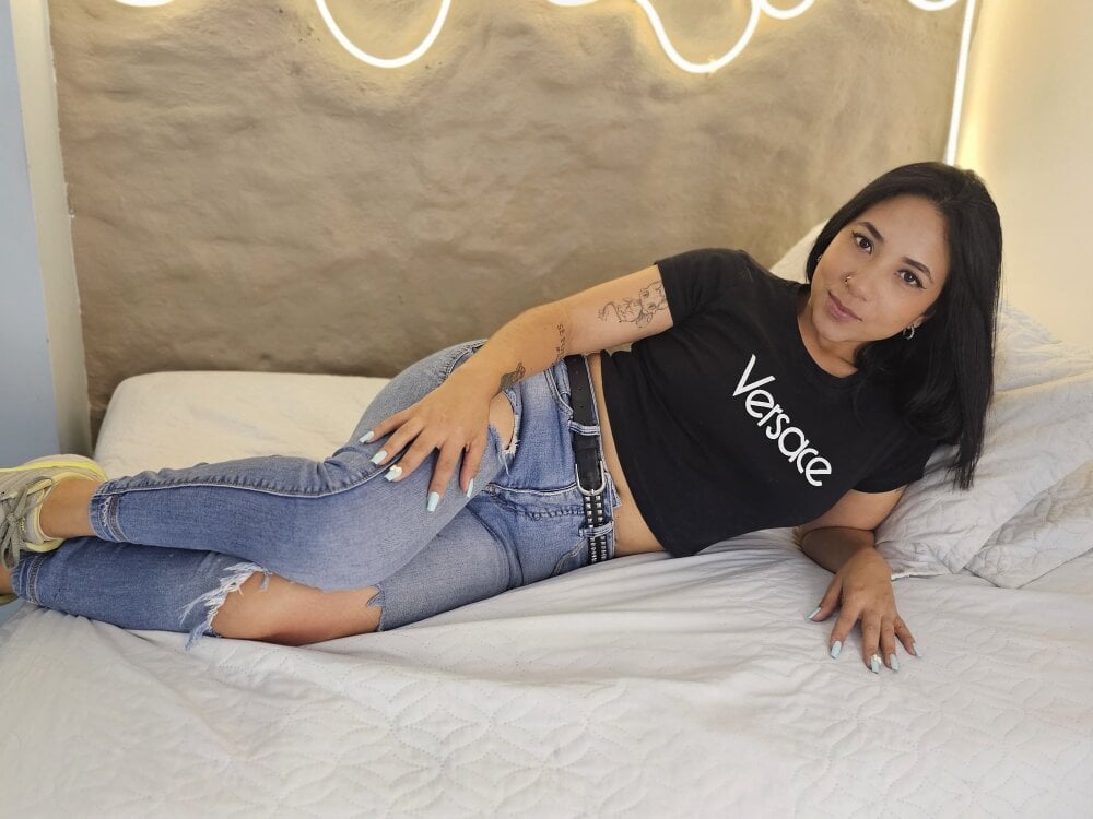 vella-santana profile