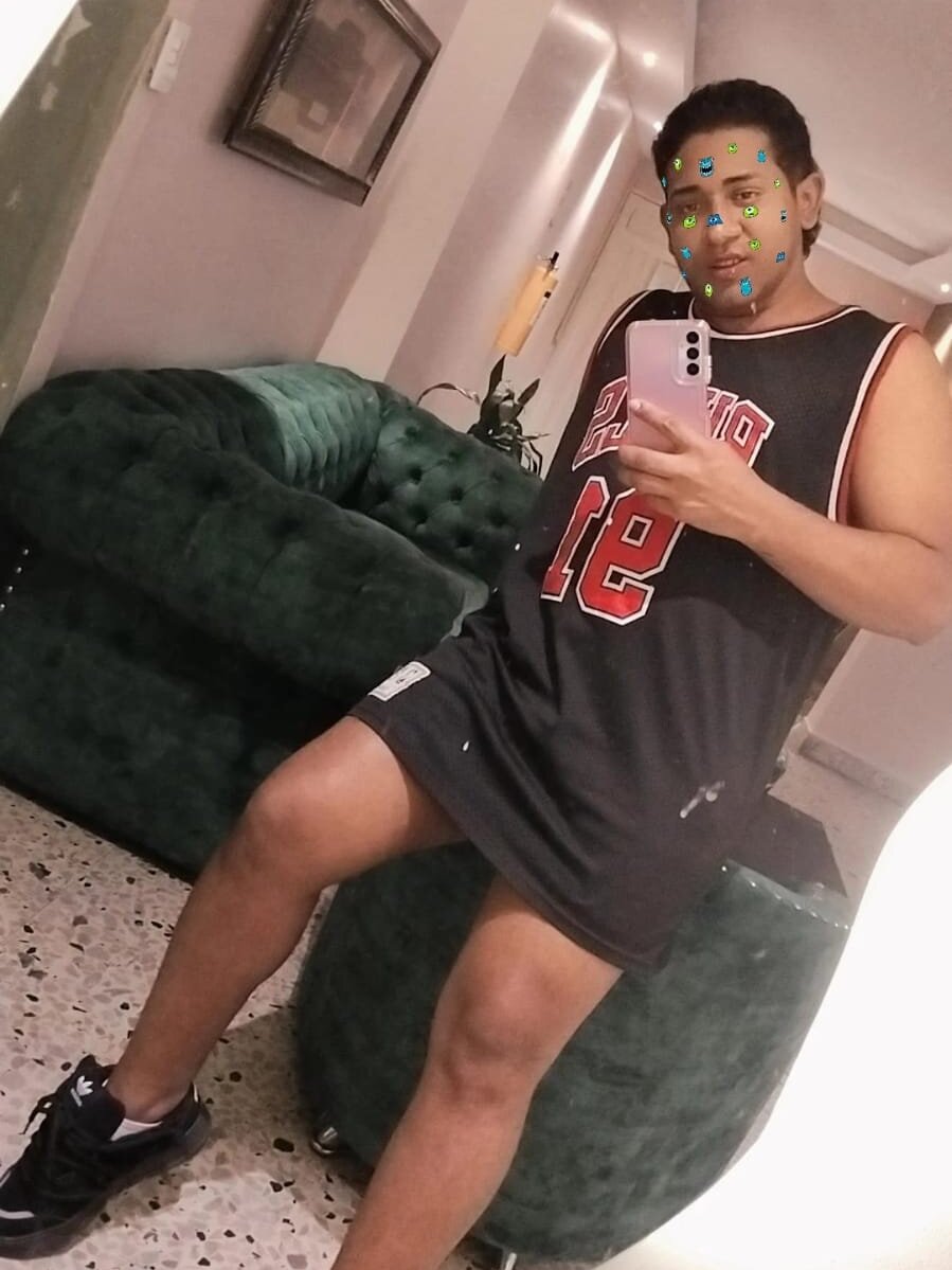 josepineda_21_'s Offline XXX Chat