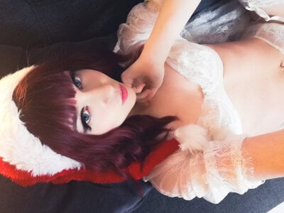 CrimsonDoll_xoxo on StripChat