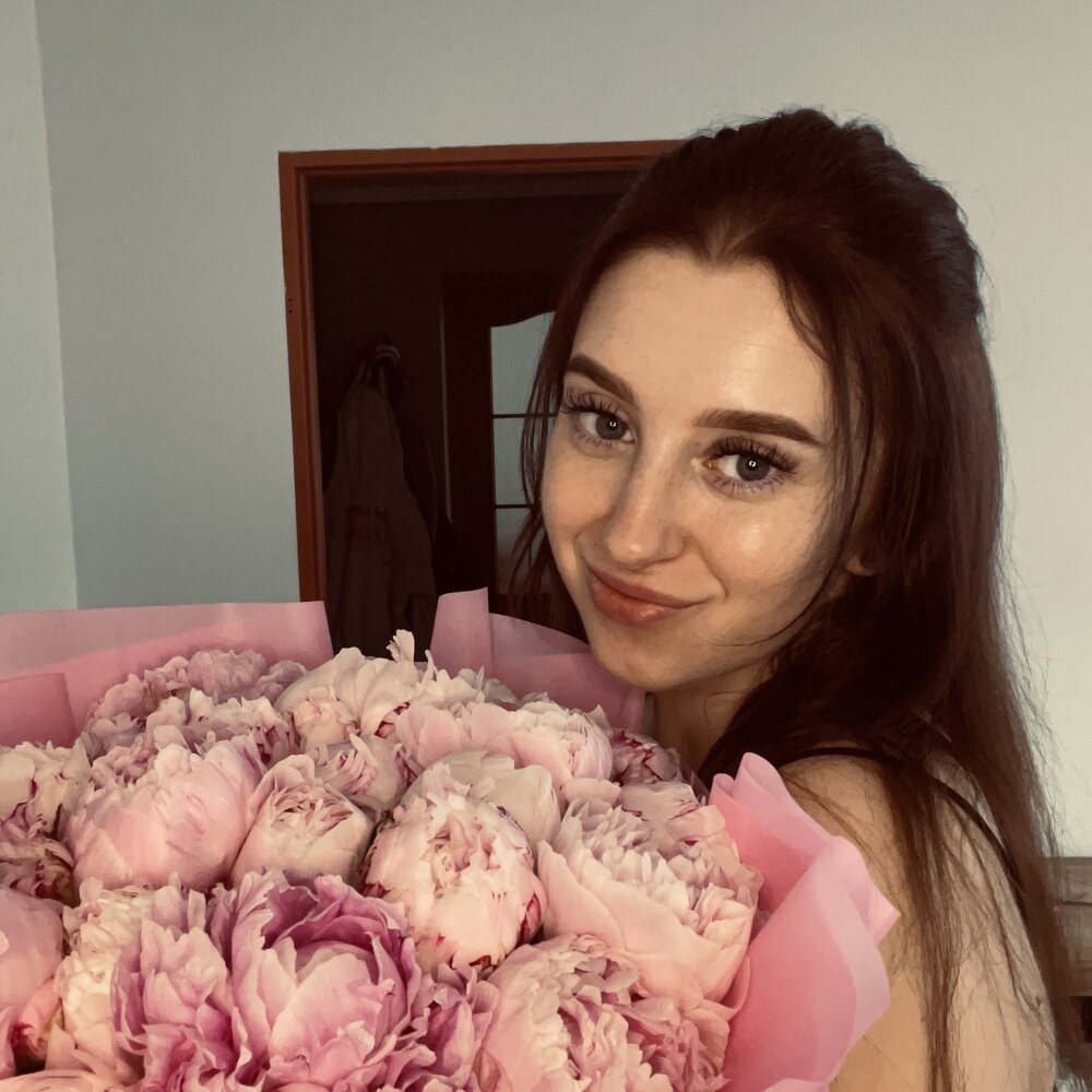 Elizabet_18's Offline XXX Chat