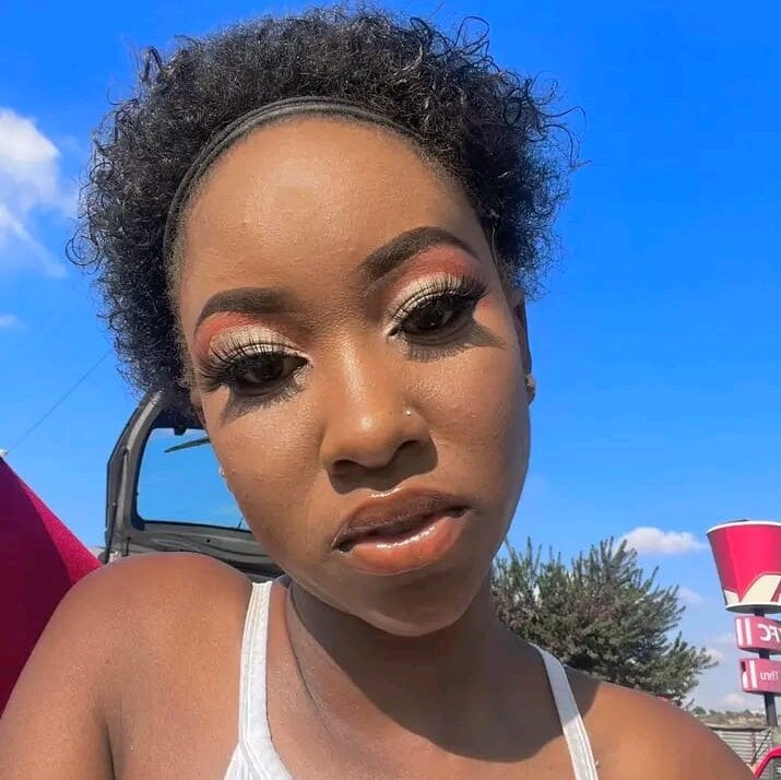 6livesex.com creamy_bitchxxx livesex profile in greetings-from-paradise cams