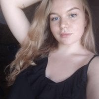 WhitneyShy4U's Offline Chat Room