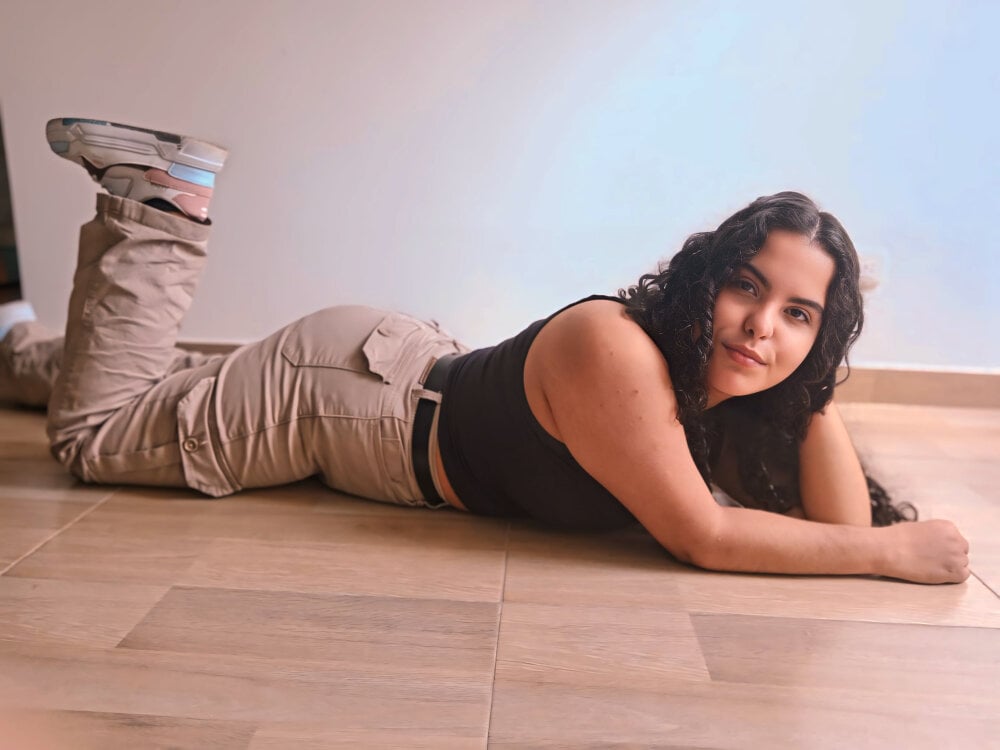 Sophie_Luna_'s Offline XXX Chat