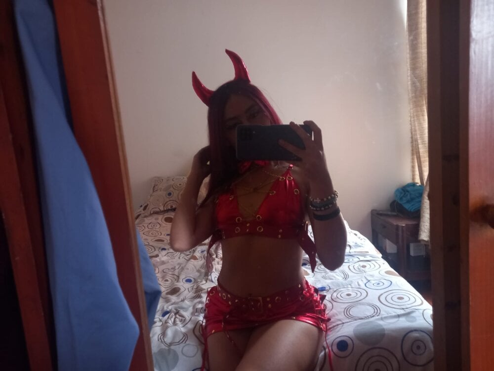 Anal_jazmin profile