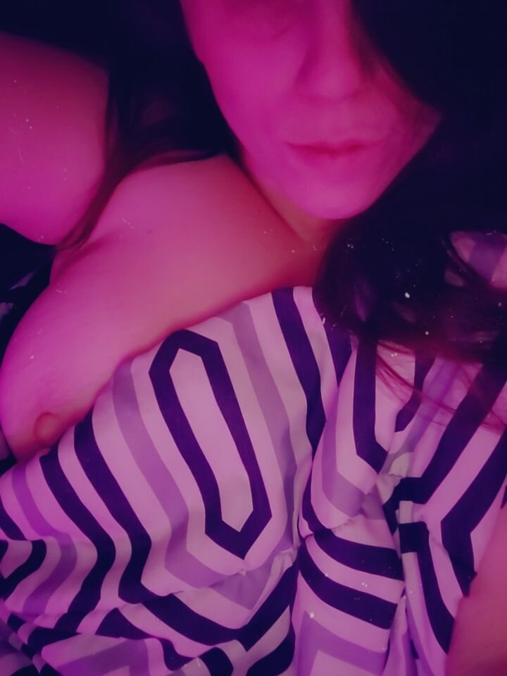 MilfnCookies420 offline XXX-chat