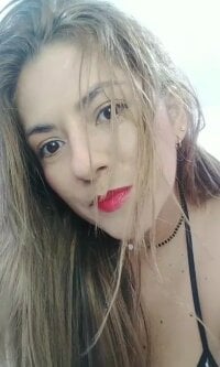 karamirror_'s webcam live show