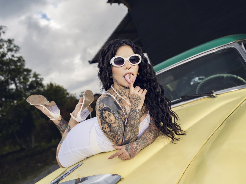 NinaInk profile