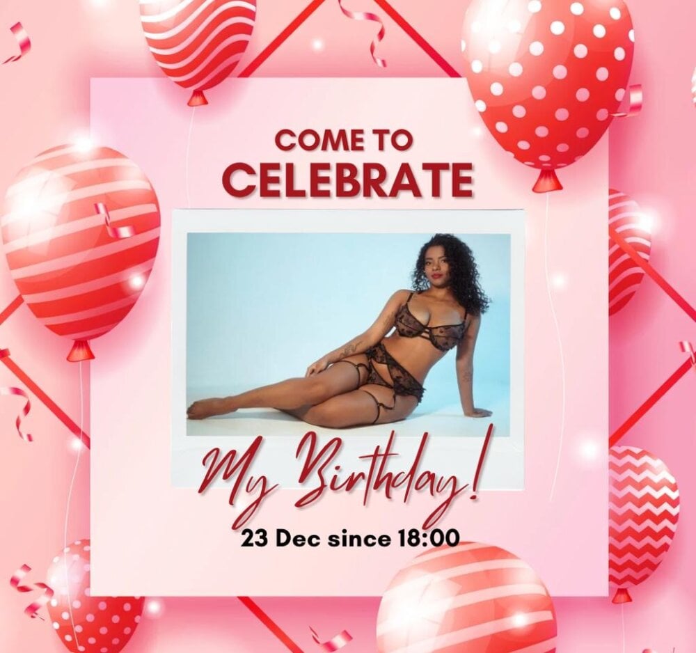 Live sex webcam photo for Iris_hott1 #290227791