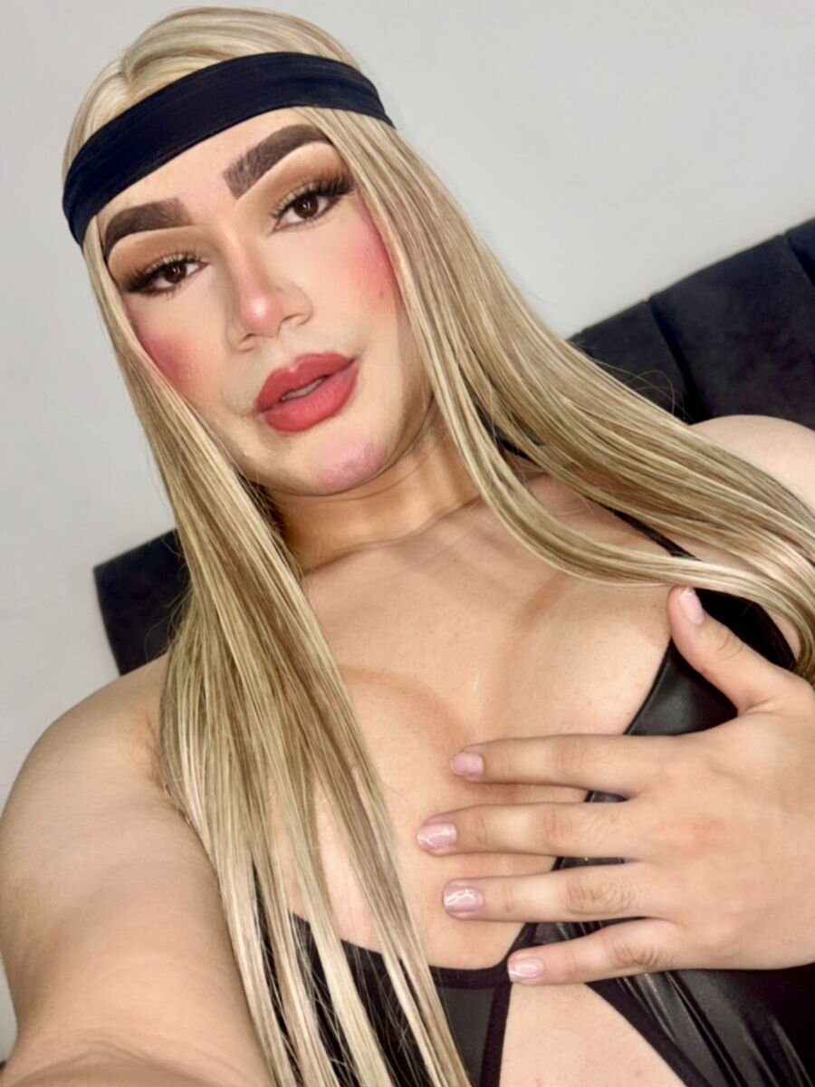 Aisha-sweet13's Offline XXX Chat