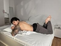 hyper_syren's webcam live show