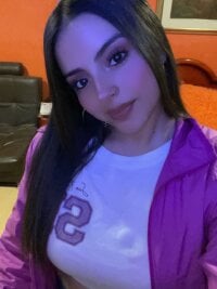 Perla_sub's Offline Chat Room