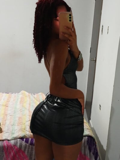 Bellarossyy_r Female Newcheapestprivates Adult Webcam