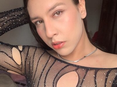 bella_raiderr private show