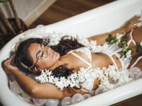 bianca_pearl's Offline Chat Room