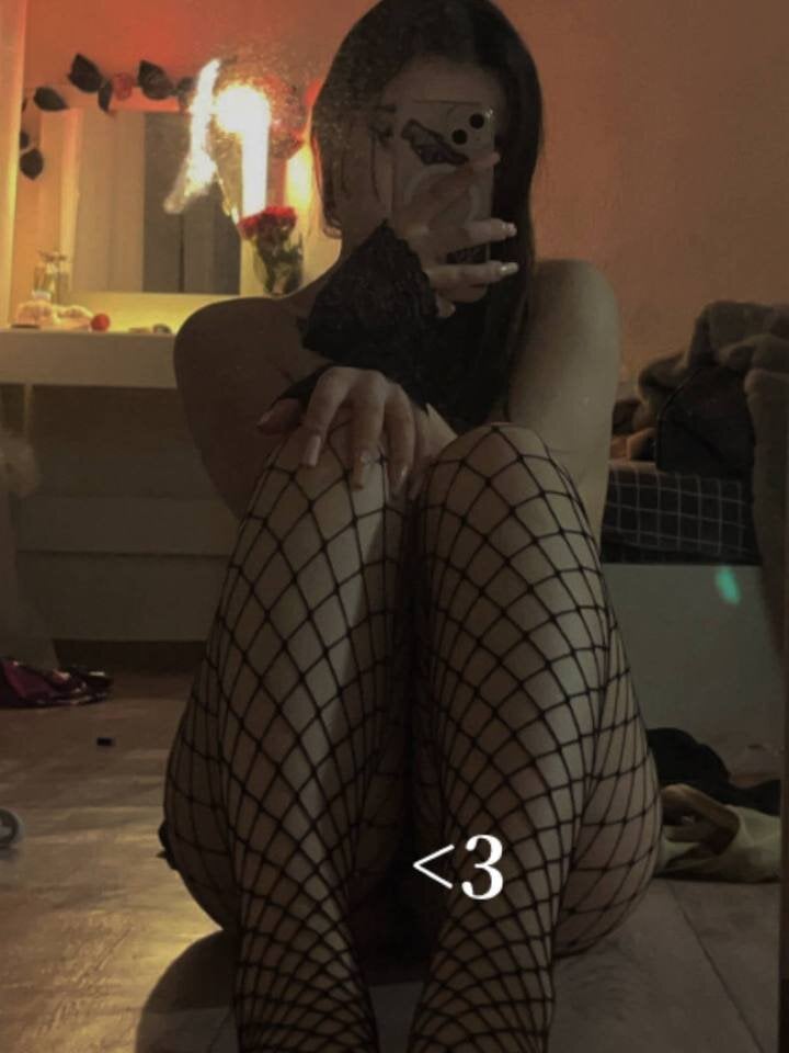 livesex.fan ilonax livesex profile in green-eyes cams