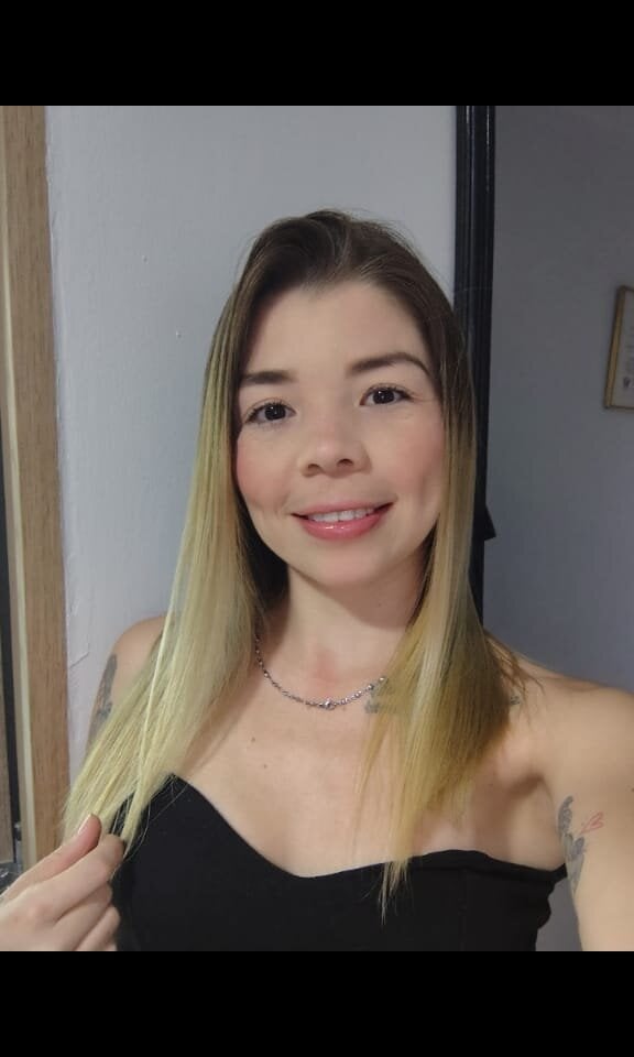 pornos.live helen_shanon livesex profile in romaniagmt2 cams