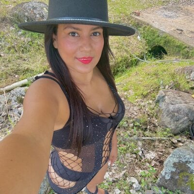 Salome_h0t