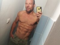 Fit_toy_boy's webcam live show