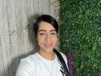 collins_analia's Offline Chat Room