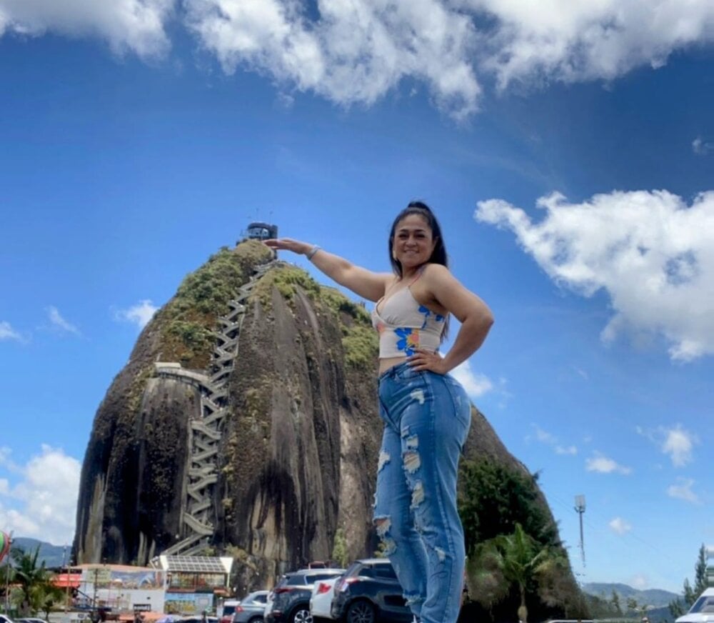 lia_milfbigass profile
