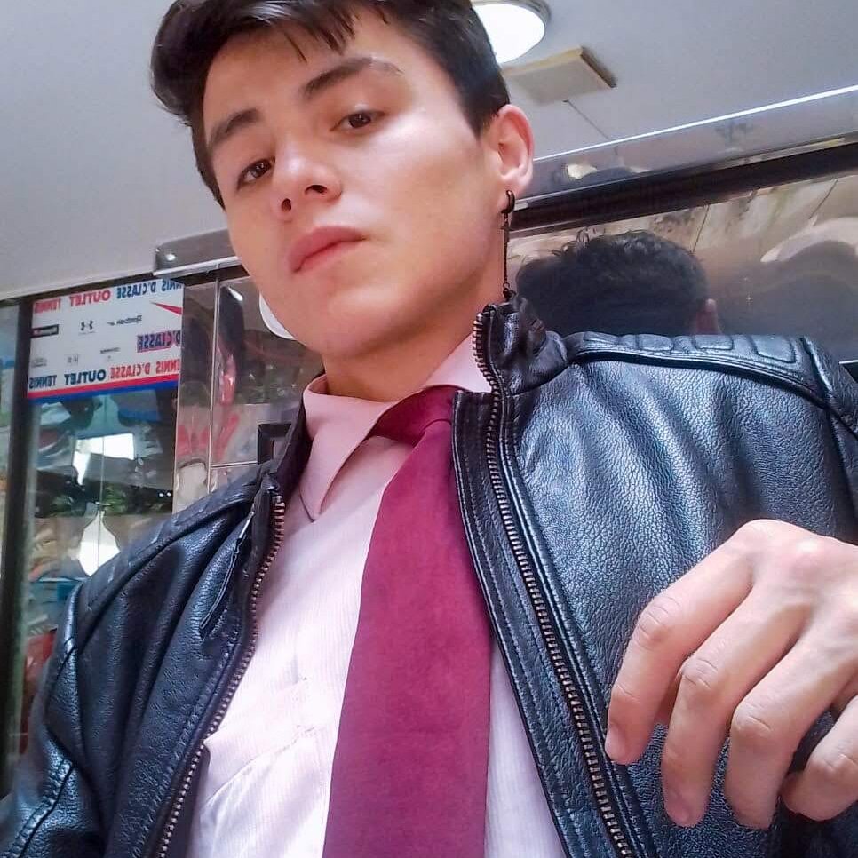 red-rivers-webcam-model-profile-xhamsterlive