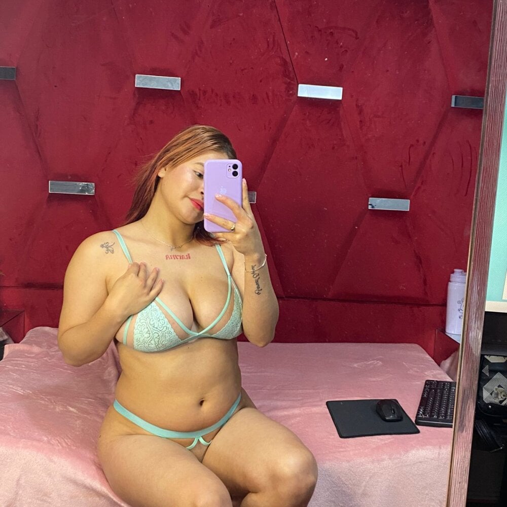 pame-glow from stripchat