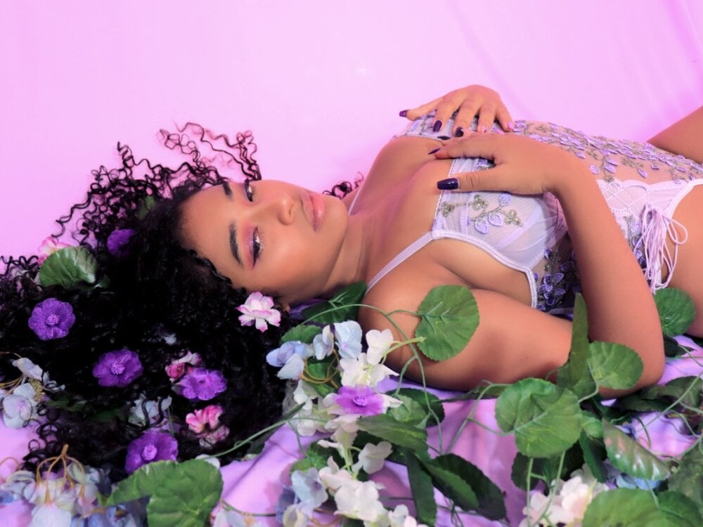 Live sex webcam photo for Partyhot1 #286239255