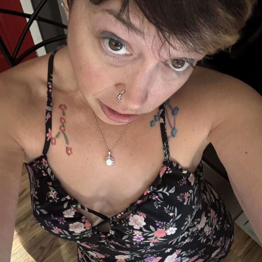 YogaHottie76's Offline XXX Chat