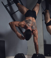 Frank_Muscles' Offline XXX Chat