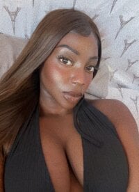 DarkestPrincess' Offline Chat Room