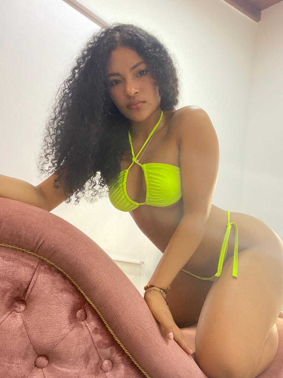 melany__whit1