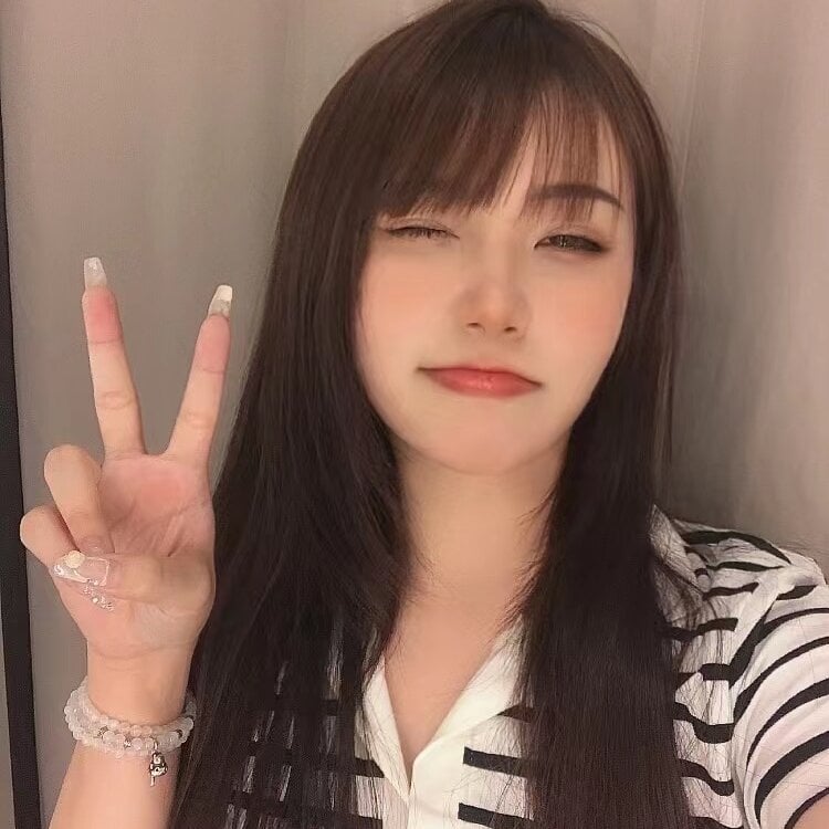 z_xinxin Profile Image