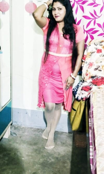 hot-pooja from stripchat
