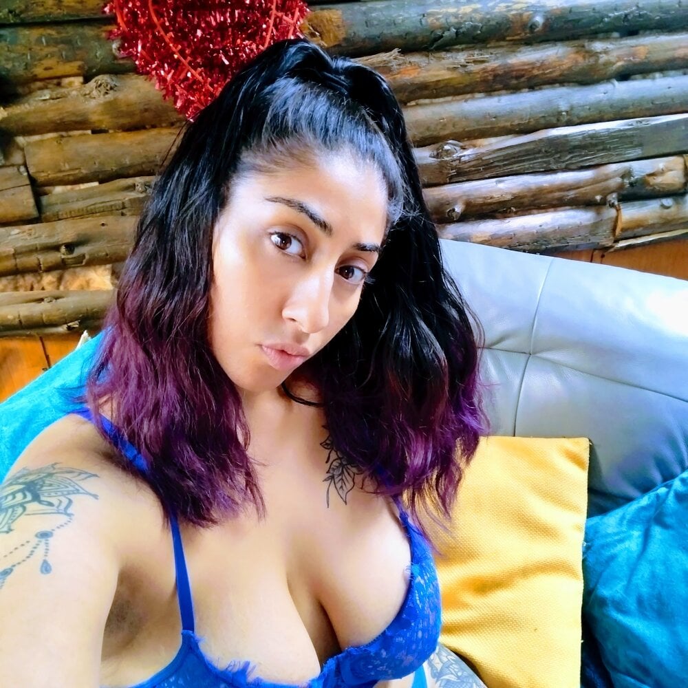 Watch Hotasiansensation live on cam on StripChat