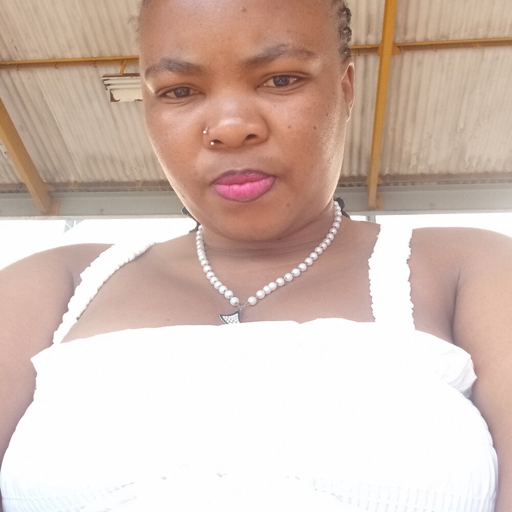 curvyloverxx webcam livesex profile in medium-tits cams