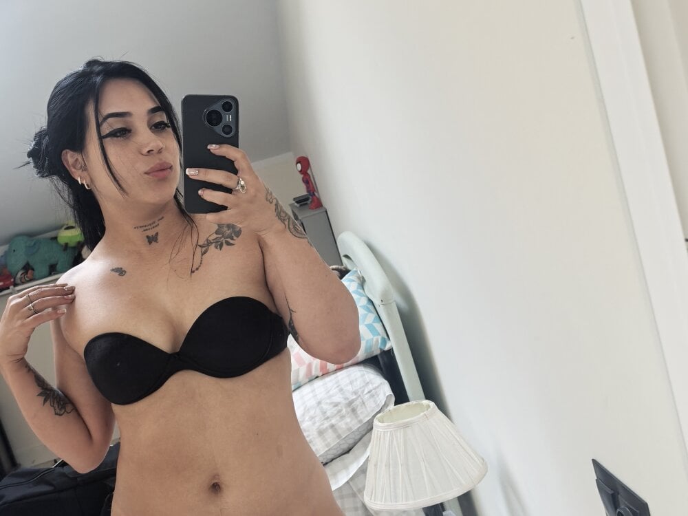 Ferarevelu's Offline XXX Chat