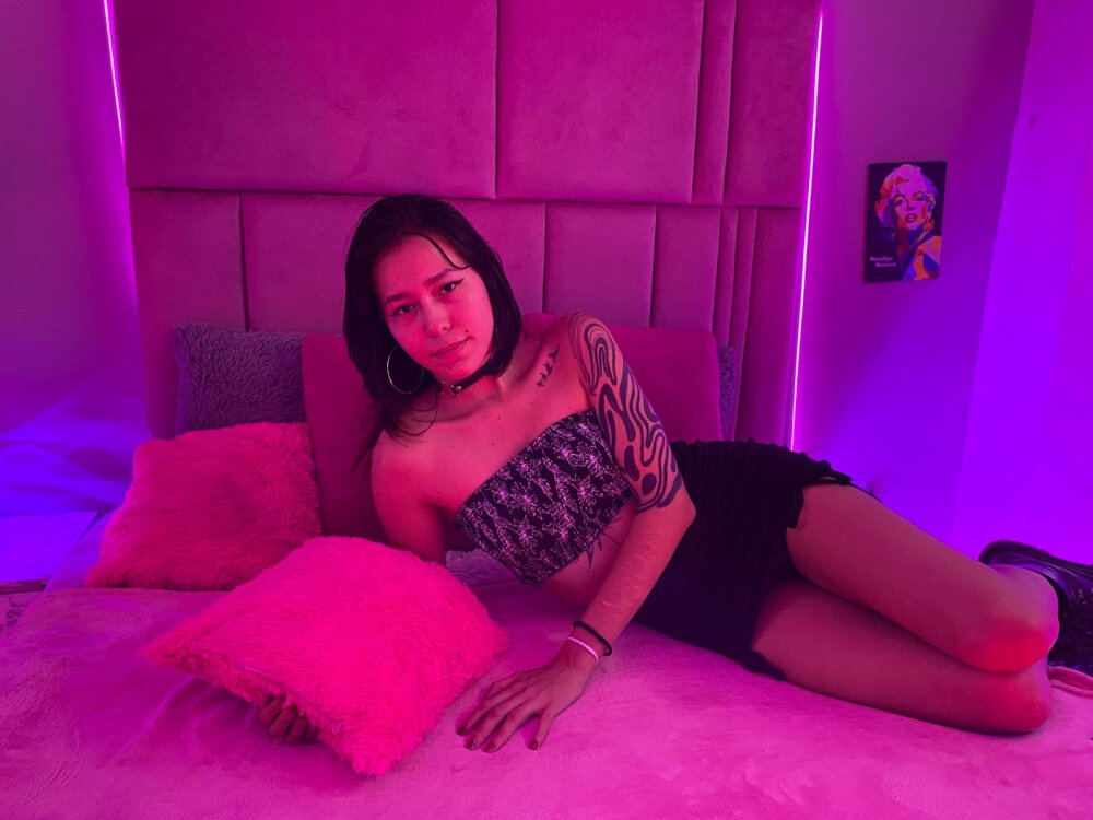 Live sex webcam photo for LemmyLane #289491904