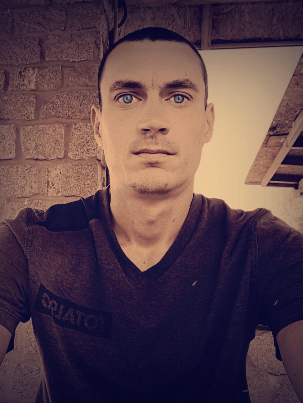 -A-L-E-X- Offline XXX Chat