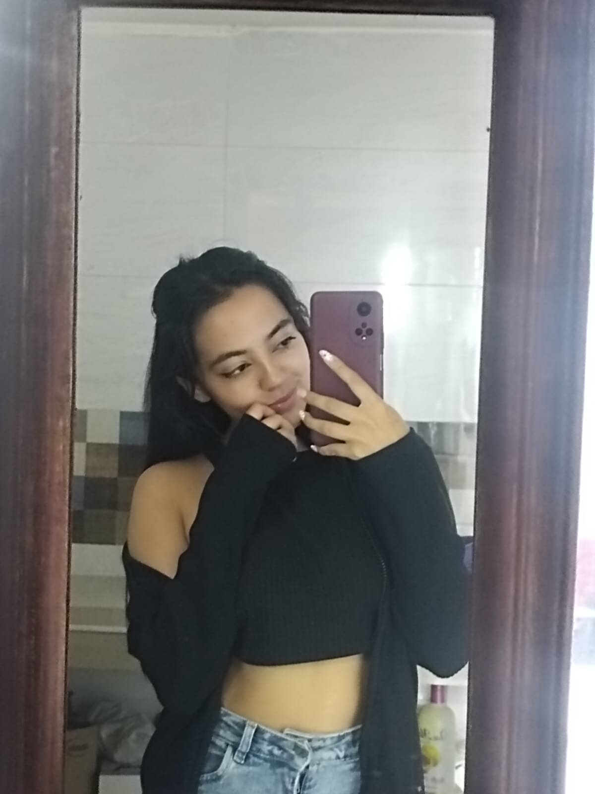 Laraa_tay