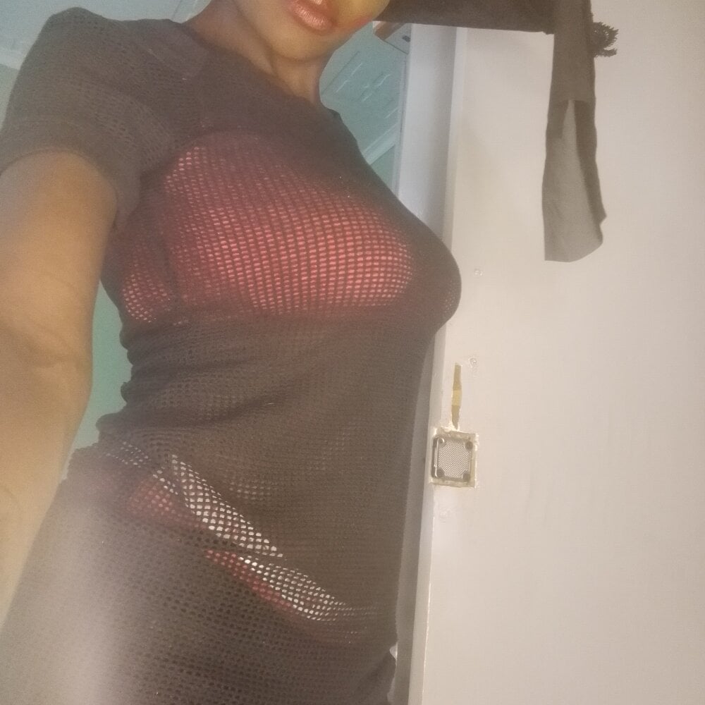 SECRETHOLEQUEEN's Offline XXX Chat