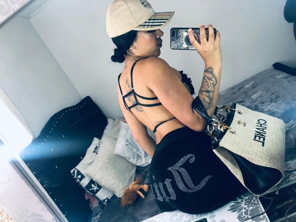 meganabailey from stripchat