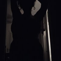 QueenHead_TheRed's Offline Chat Room