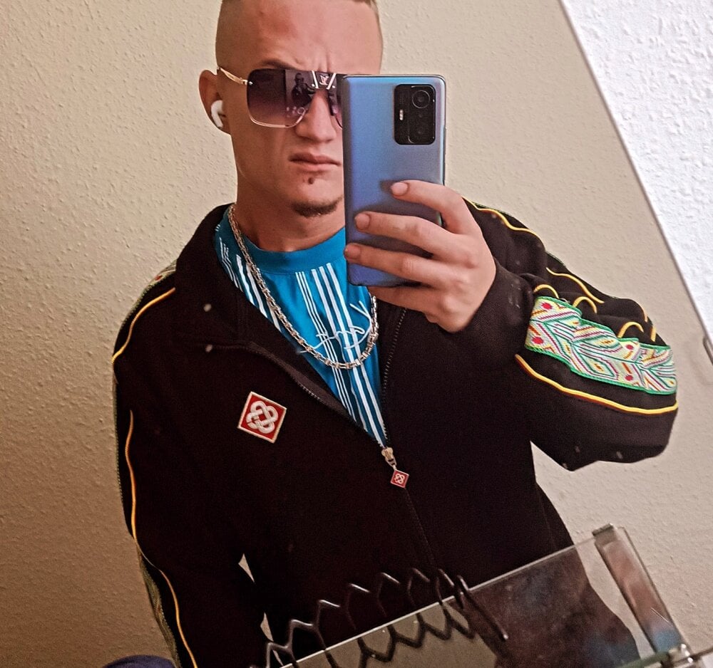 frankydick69 profile