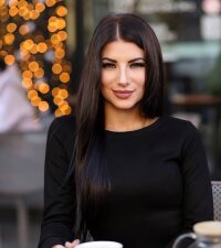 NikkiVoice's Offline Chat Room