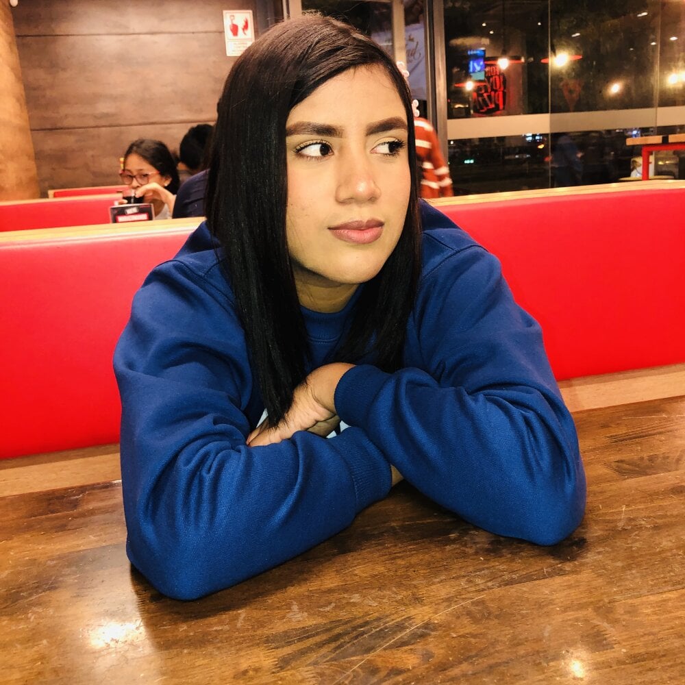 mia-valentina profile